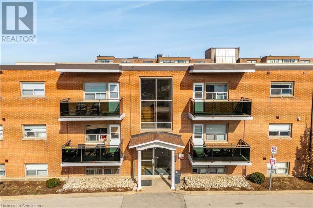 St. Catharines, ON L2P2K4,264 OAKDALE AVE #102