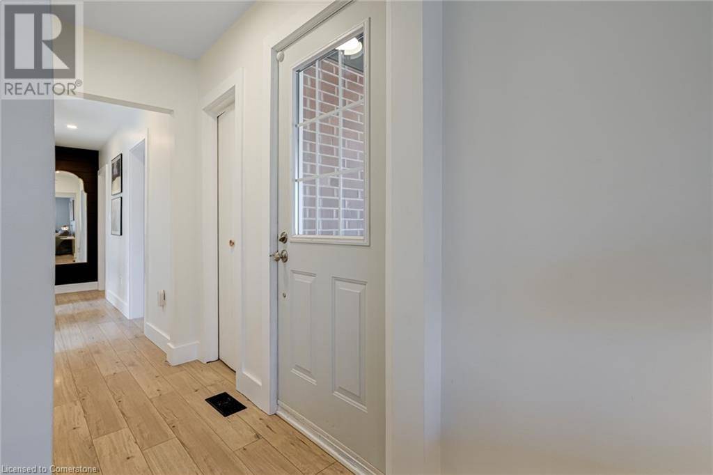 Burlington, ON L7T2V7,417 DORSET Avenue
