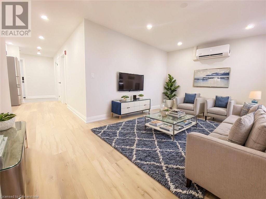 Hamilton, ON L8L2Z5,588 BARTON ST East #7