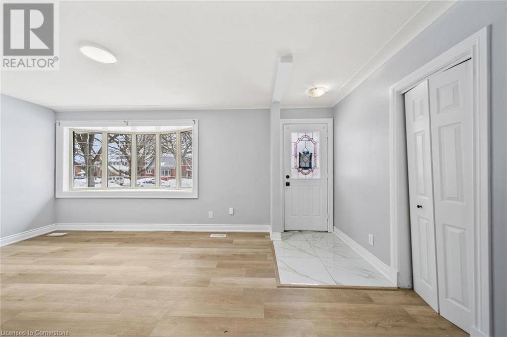 Kitchener, ON N2B3G5,40 DONALD Street