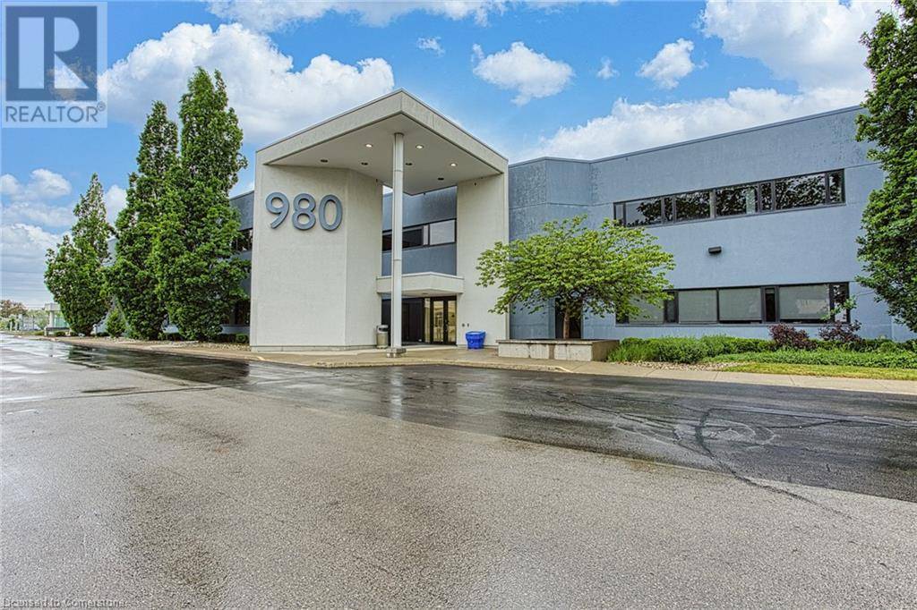 Burlington, ON L7L5P5,980 FRASER DR #105