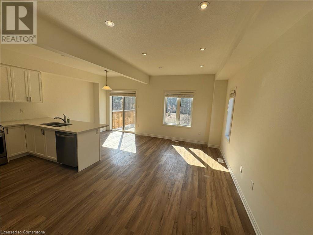 Ancaster, ON L9G3K9,305 GARNER RD West #82
