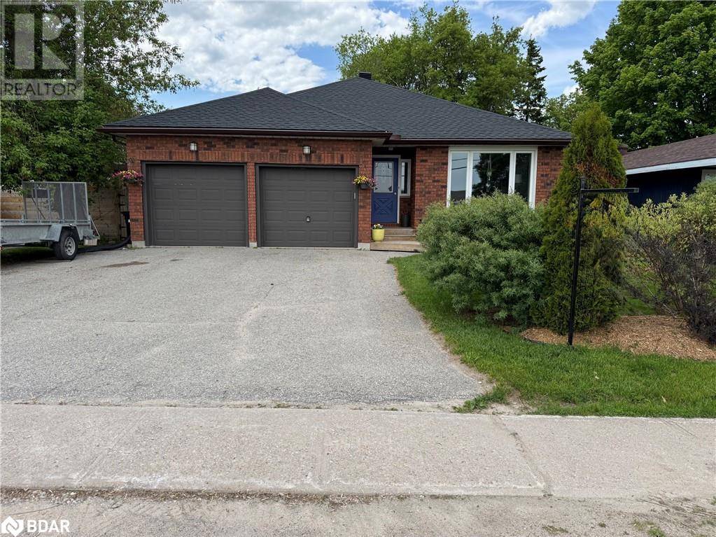 Elmvale, ON L0L1P0,172 QUEEN Street W