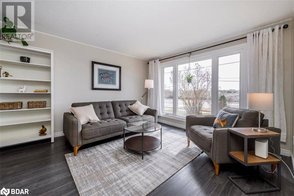 Elmvale, ON L0L1P0,172 QUEEN Street W