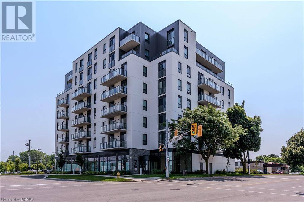 Brantford, ON N3S2E7,7 ERIE AVE #206