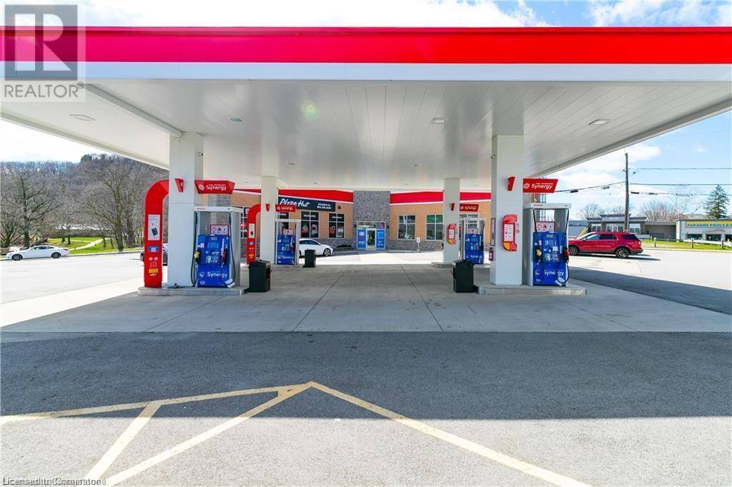 Grimsby, ON L3M1R6,88 MAIN Street W