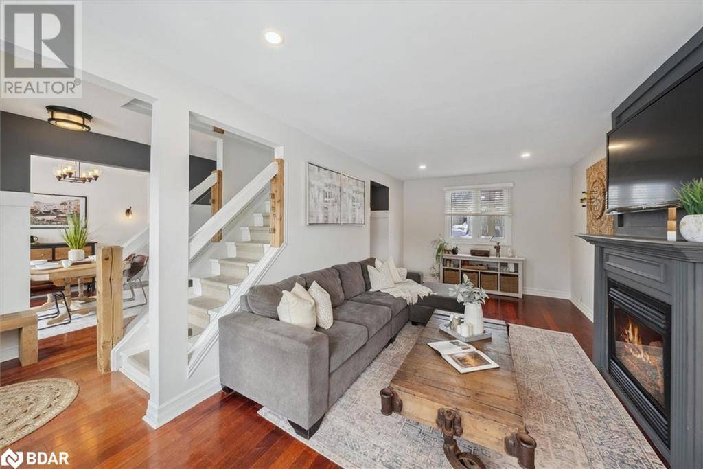 Barrie, ON L4N5E3,33 PEPLER Place
