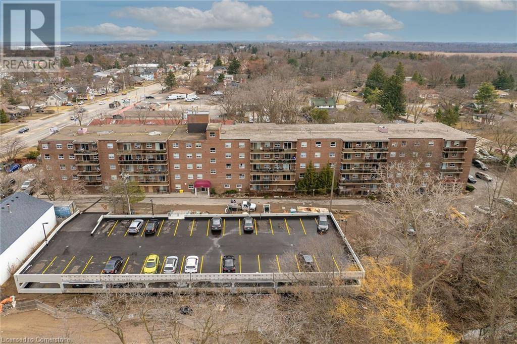 Brantford, ON N3S7J3,793 COLBORNE ST East #512