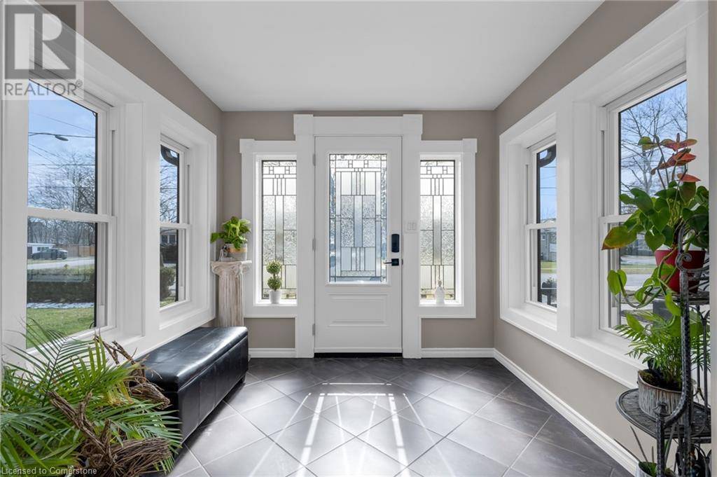 St. Catharines, ON L2P1Y6,33 ROSEDALE Avenue