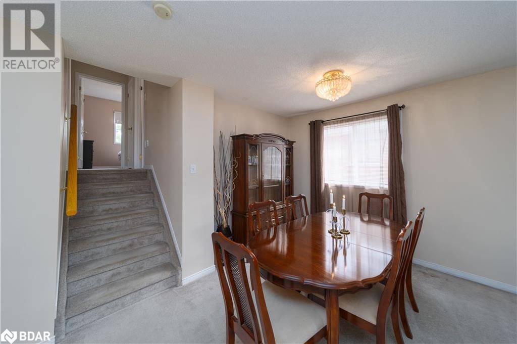 Barrie, ON L4N9M8,32 LUCAS Avenue