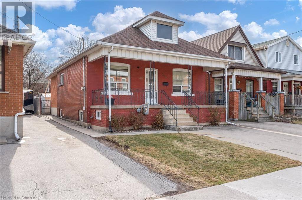 Hamilton, ON L8L7S4,276 BALMORAL Avenue N