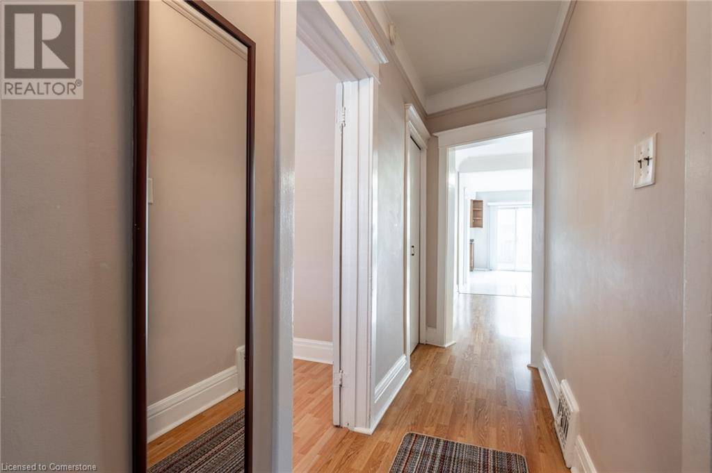 Hamilton, ON L8L7S4,276 BALMORAL Avenue N