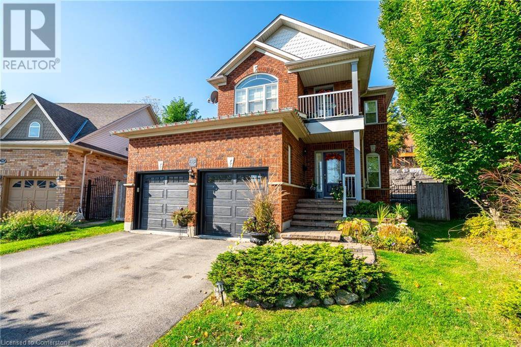 Dundas, ON L9H7S2,43 WOODLAWN Court
