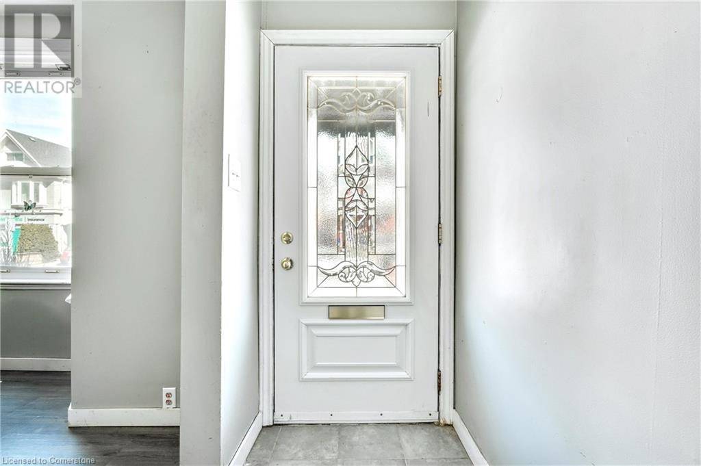 Hamilton, ON L8P2J2,381 HERKIMER Street