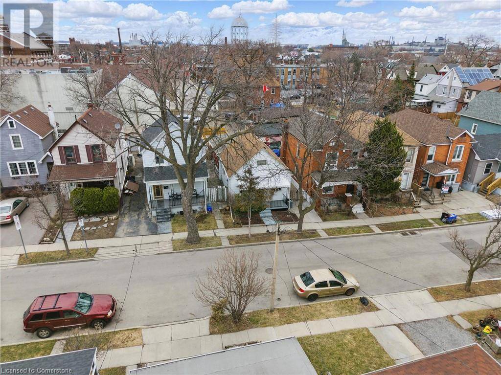 Hamilton, ON L8L2S5,57 BEECHWOOD Avenue