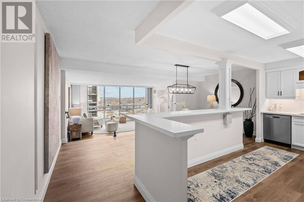 Oakville, ON L6L5L5,2175 MARINE DR #1501