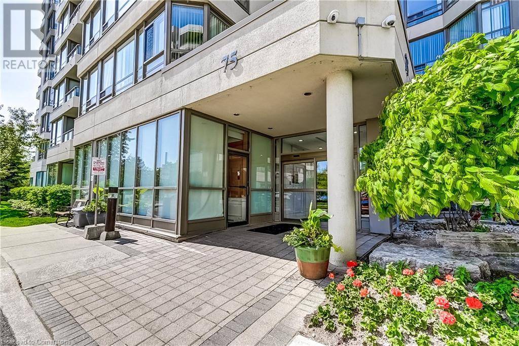 Mississauga, ON L5A4G5,75 KING ST East #1105