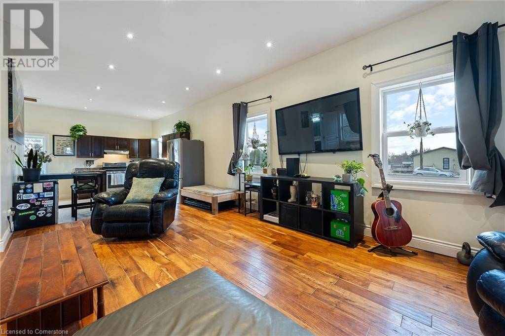 Cayuga, ON N0A1E0,51 ECHO Street E