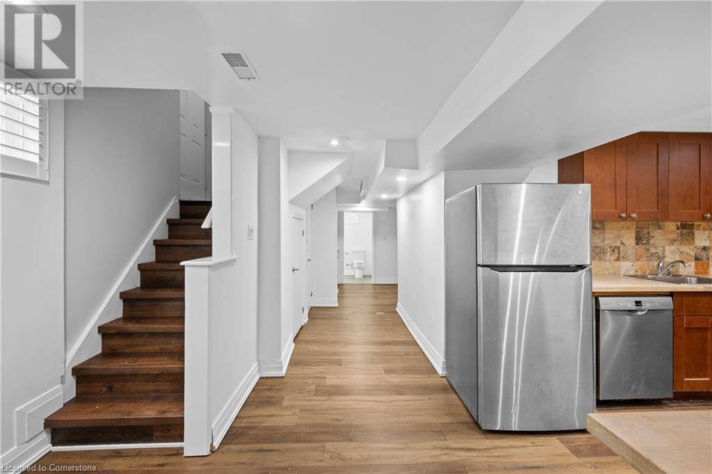 Oakville, ON L6L3Y3,421 SEATON DR #LOWER