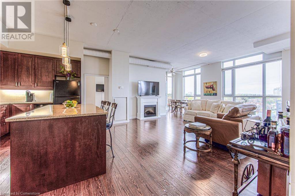 Waterloo, ON N2J1R1,191 KING ST South #713