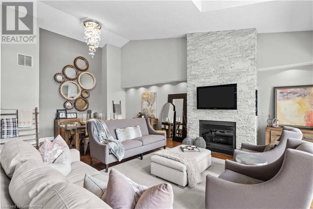 Burlington, ON L7N1M8,3230 NEW ST #3