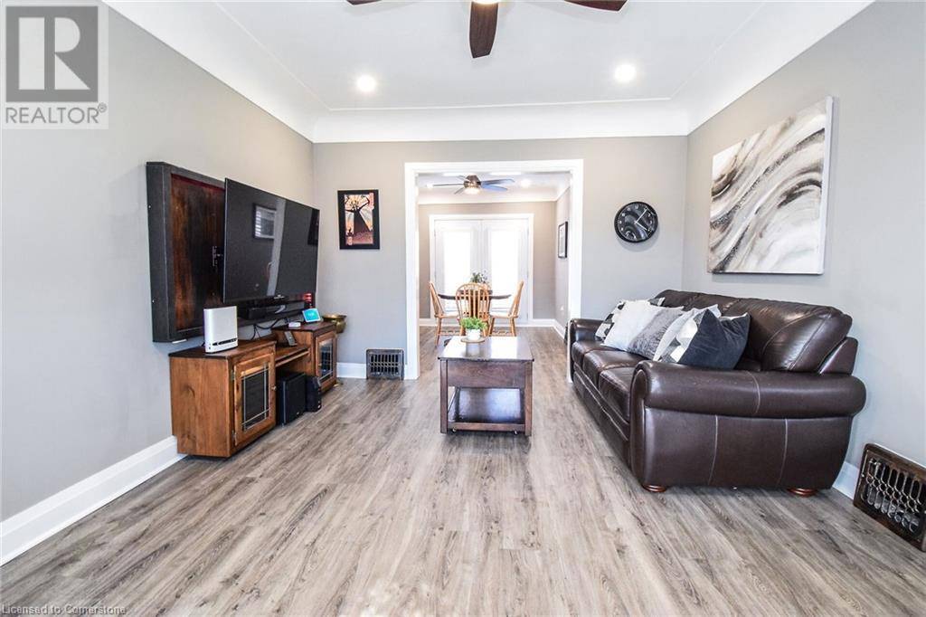 Hamilton, ON L8K2Z6,104 TRAGINA Avenue S