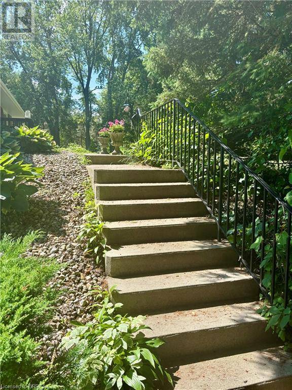 Ancaster, ON L0R1T0,761 LYNDEN Road