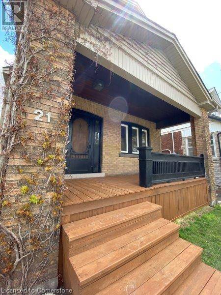 Hamilton, ON L8S1P7,21 SOUTH OVAL Street