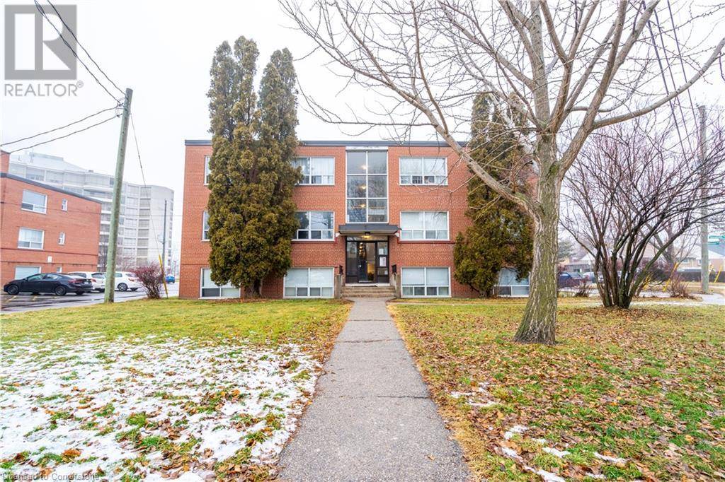 Hamilton, ON L8S2N5,37 MERICOURT RD #108