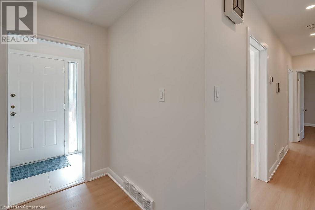 Oakville, ON L6J2G5,2063 GLENFOREST Crescent