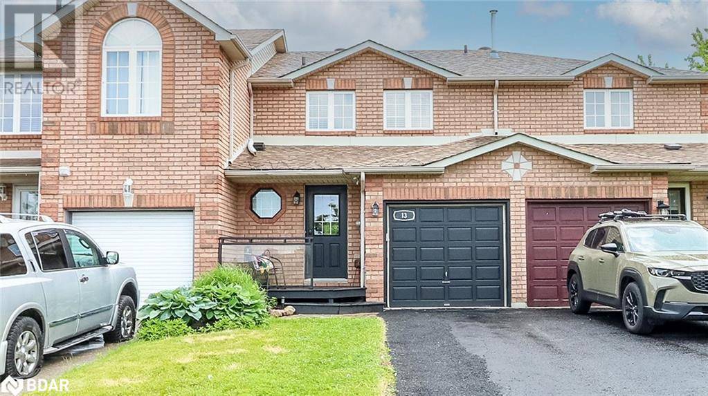 Barrie, ON L4N8N4,13 SEYMOUR Crescent