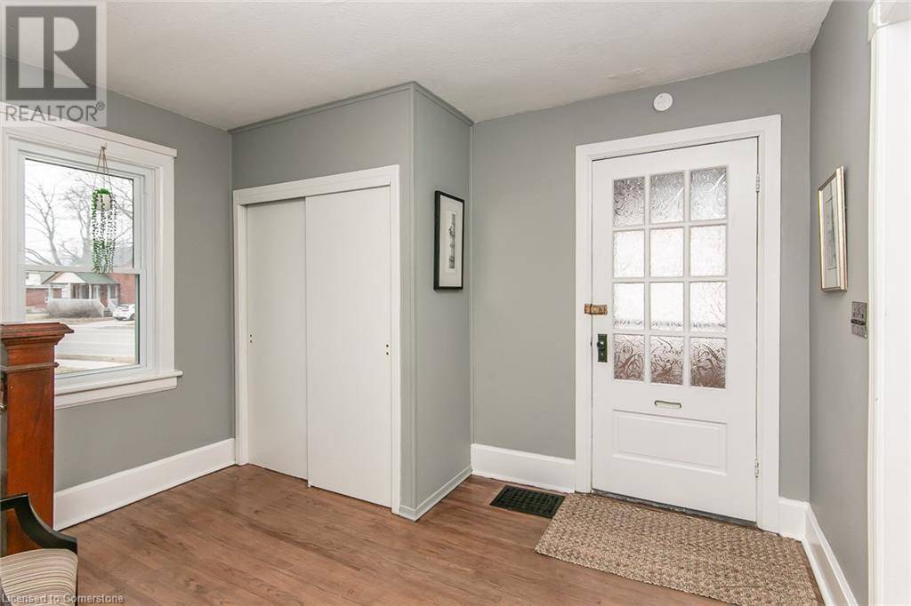 Guelph, ON N1H5R8,195 EDINBURGH Road N