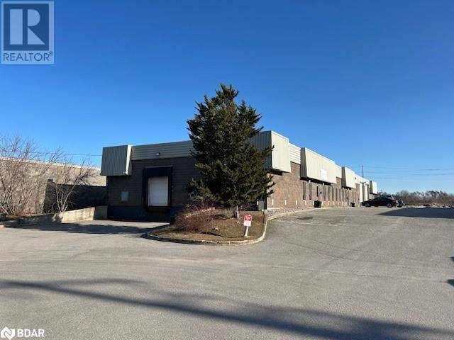 Barrie, ON L4N8Z5,51 CHURCHILL DR #4
