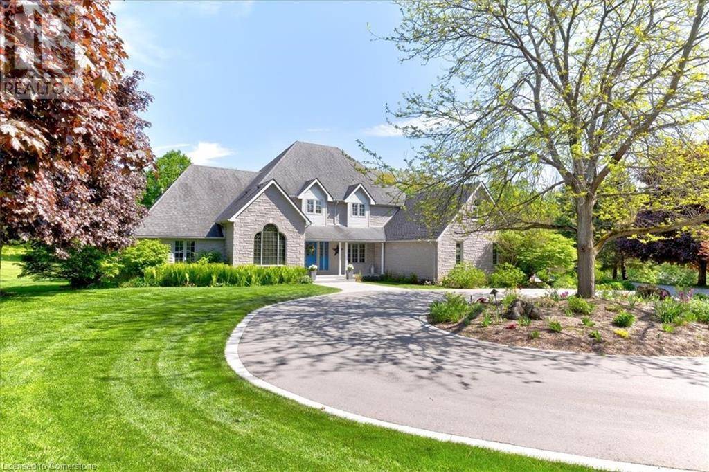 St. George, ON N0E1N0,2 HICKORY Hollow