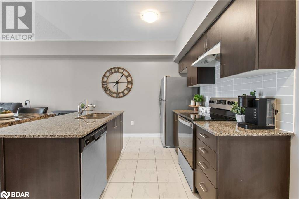 Barrie, ON L9J0M2,4 SPICE WAY #211