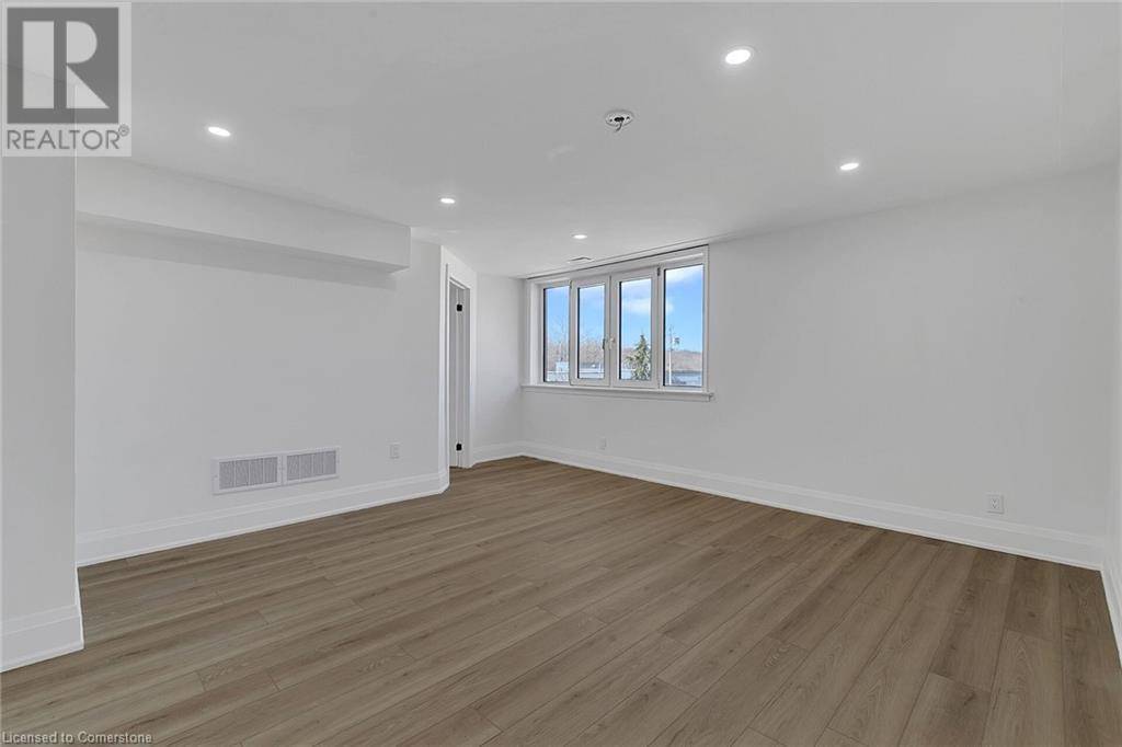 Kitchener, ON N2K1M5,581 LANCASTER ST West #1
