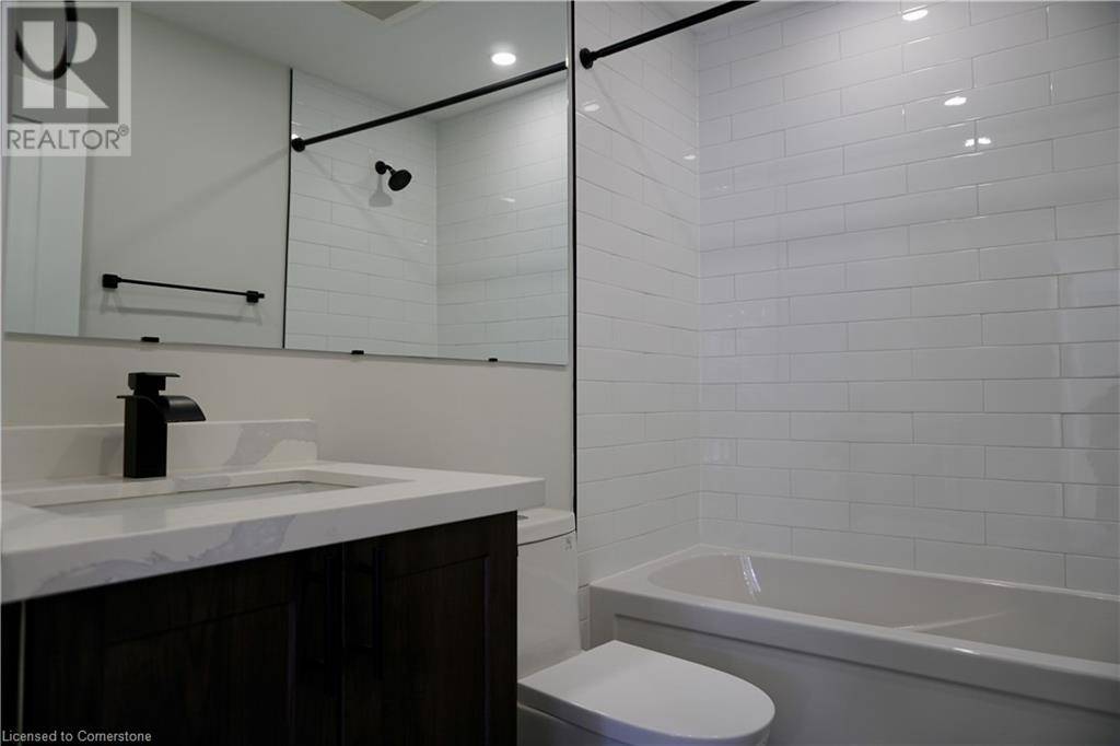 Hamilton, ON L8L2Z5,588 BARTON ST East #13