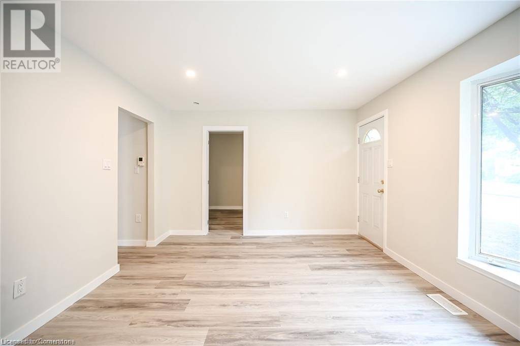 Hamilton, ON L8H3C3,43 MAHONY AVE #1