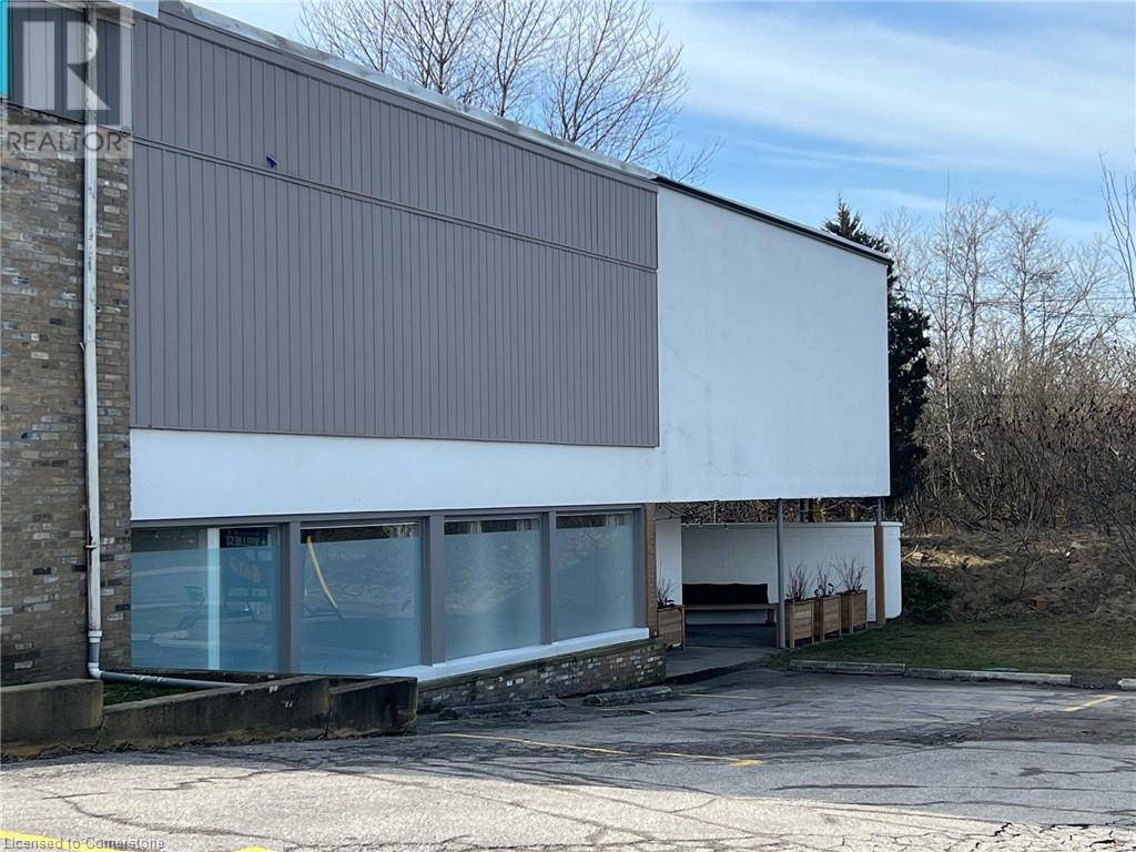 Paris, ON N3L3H6,100 DUNDAS Street E