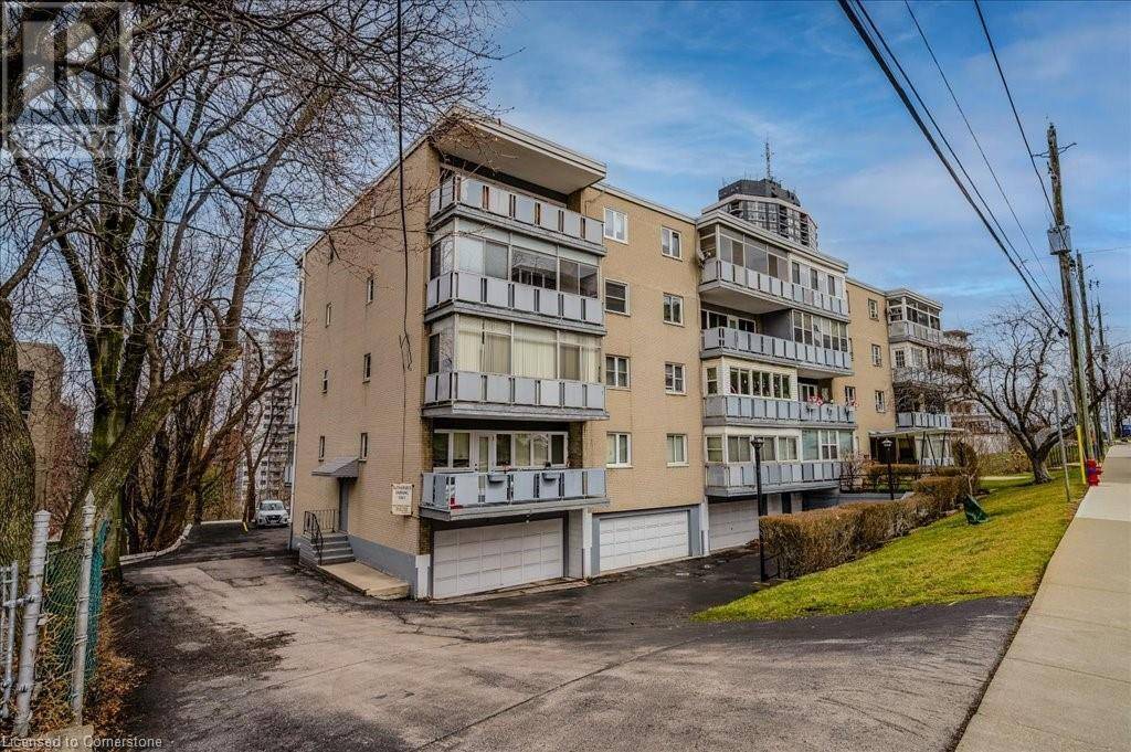 Hamilton, ON L8N2G1,107 ST. JOSEPH'S DR #108