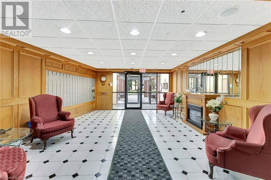 Brantford, ON N3P1Z5,9 BONHEUR CT #902