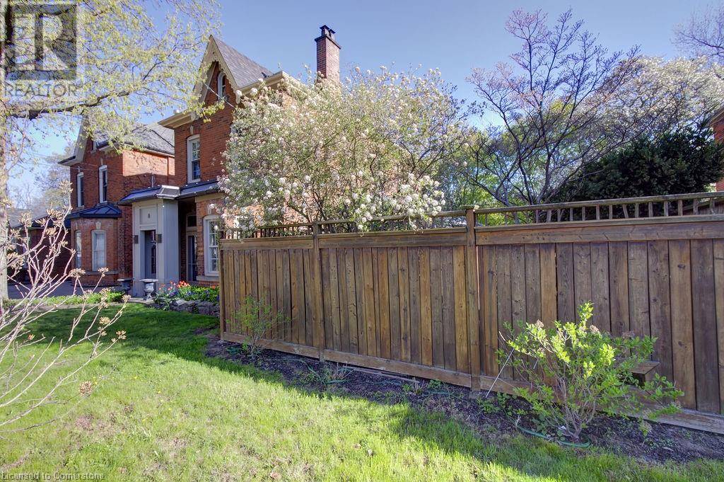 Hamilton, ON L9C1A7,8 DUFF Street