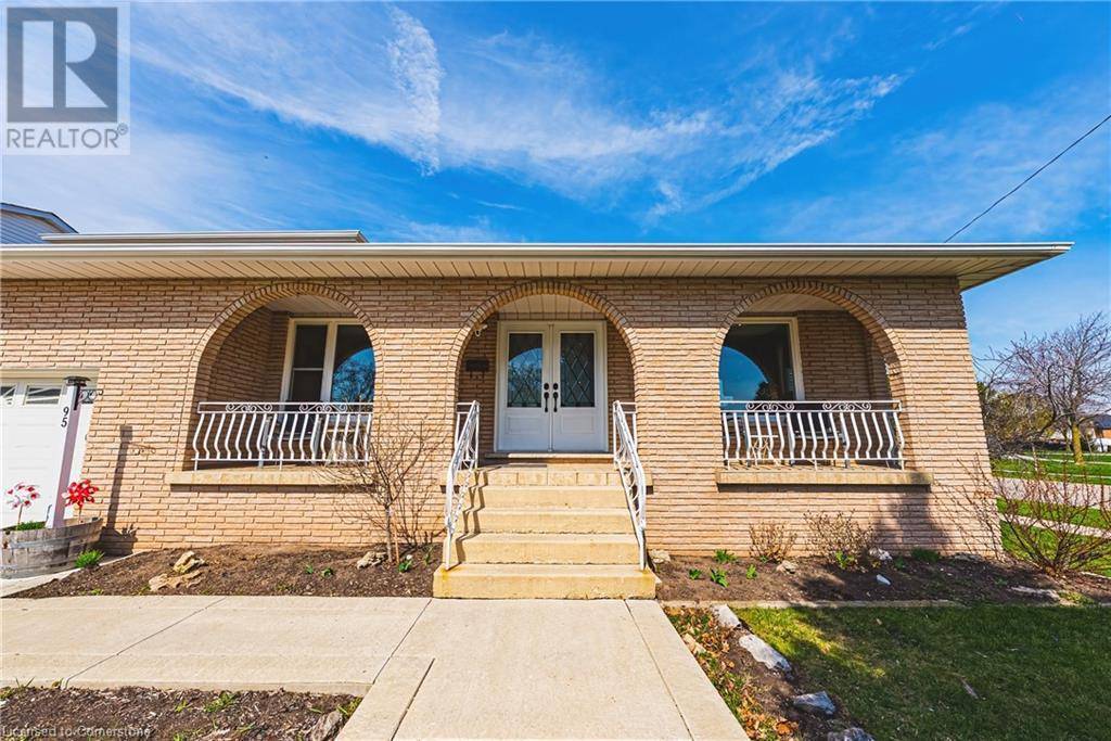 Stoney Creek, ON L8E3T5,95 ELLINGTON Avenue