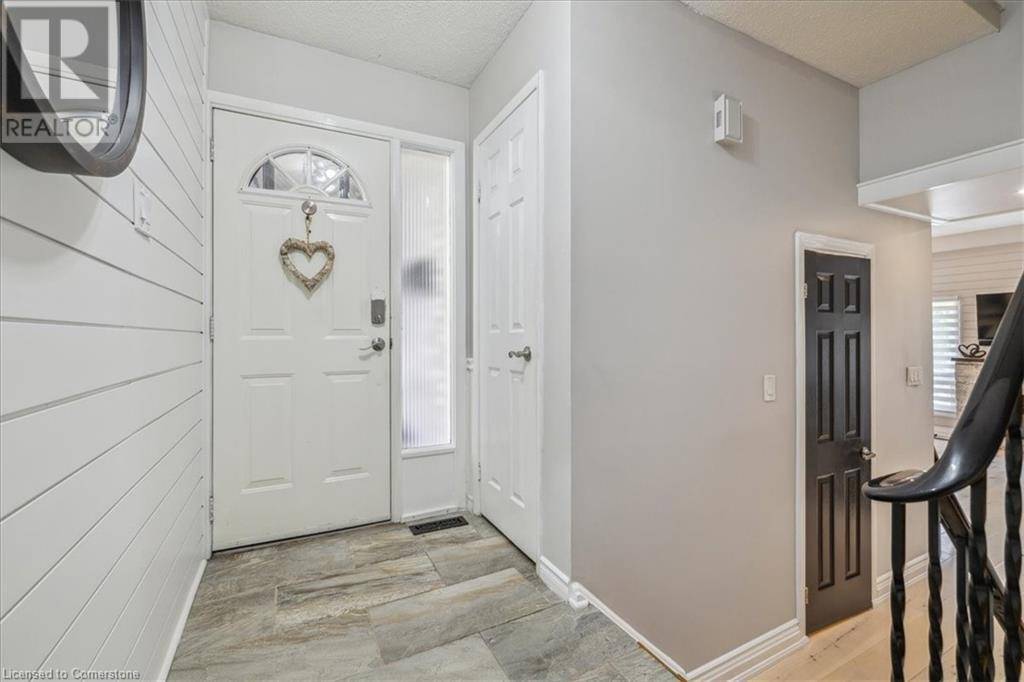 Burlington, ON L7P3M3,2301 CAVENDISH DR #150