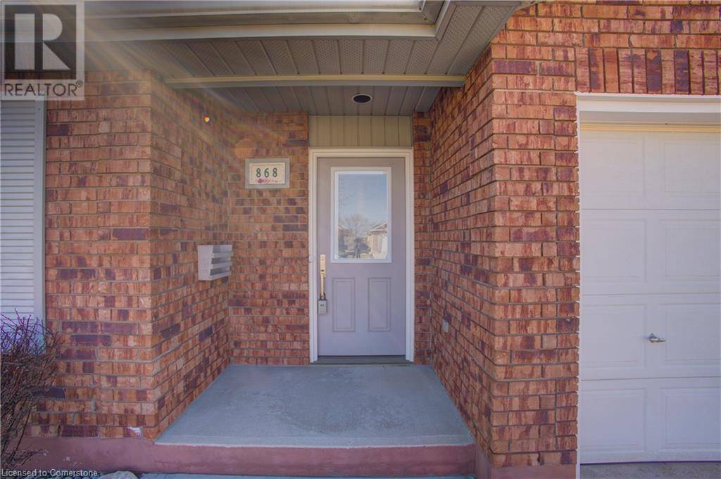 Kitchener, ON N2A4B3,868 FAIRWAY Crescent