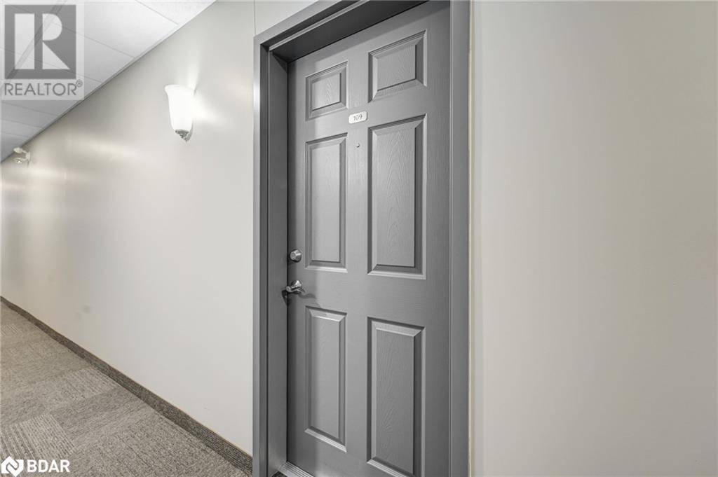 Barrie, ON L4N6C3,500 MAPLEVIEW DR West #109