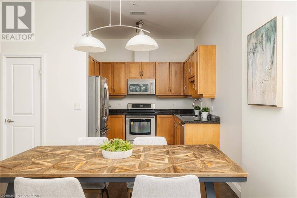 Kitchener, ON N2H6T8,165 DUKE ST East #305