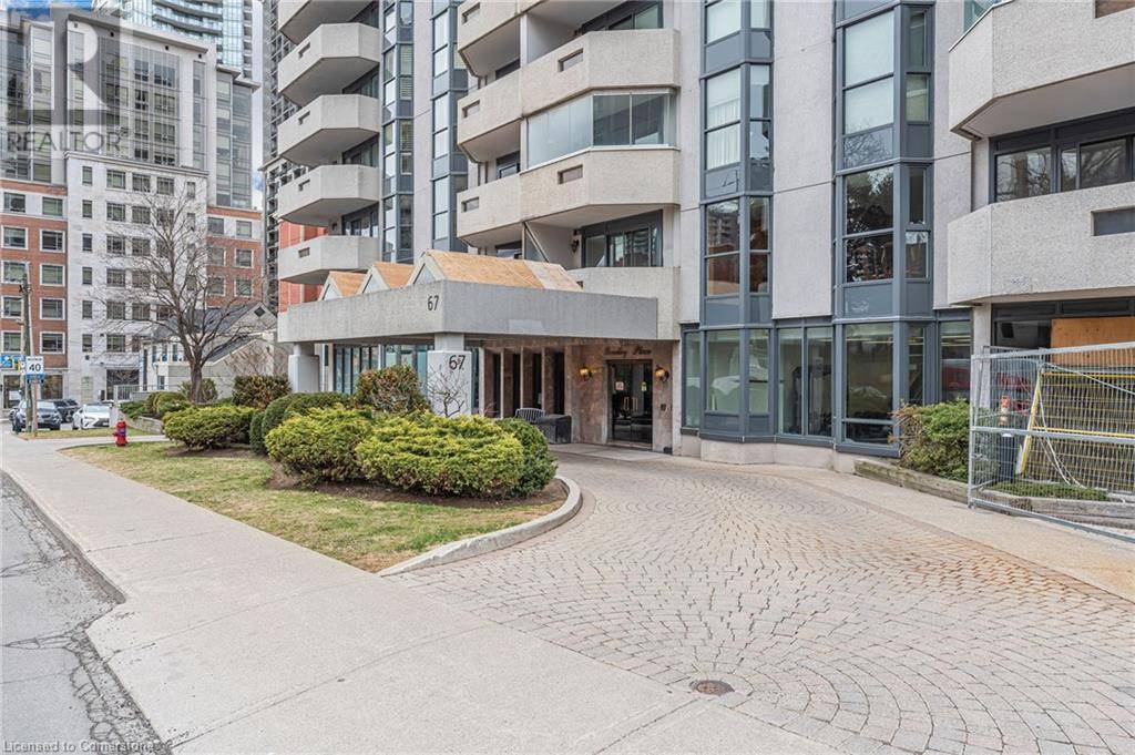 Hamilton, ON L8P3K6,67 CAROLINE ST South #102