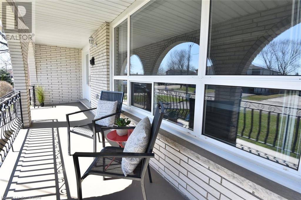 Hamilton, ON L8W1C8,136 ELEANOR Avenue