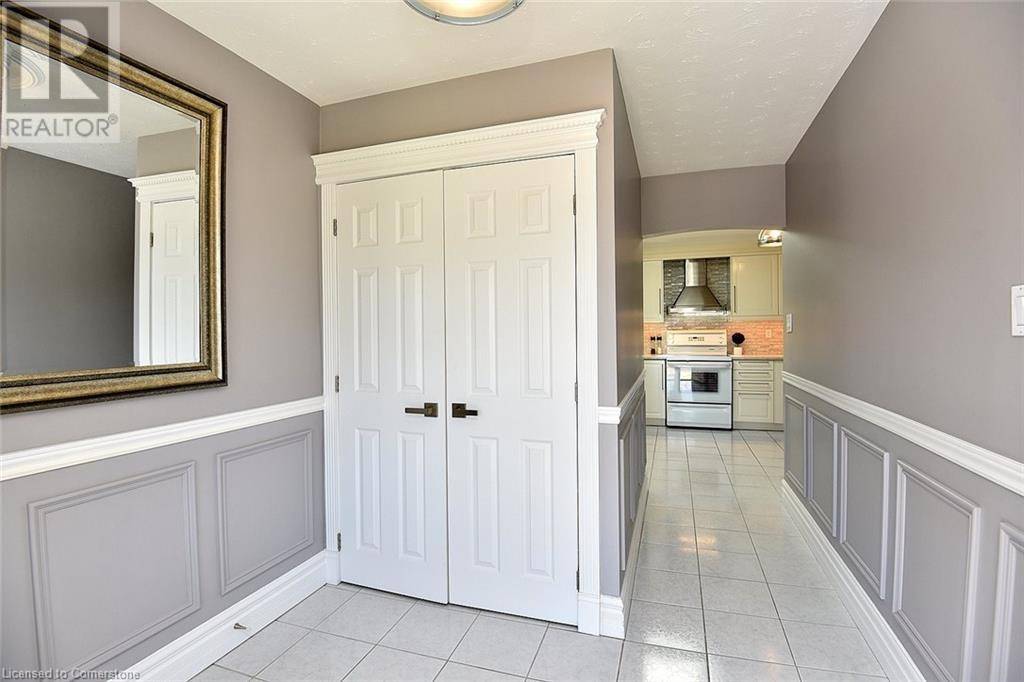 Hamilton, ON L8W1C8,136 ELEANOR Avenue